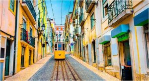 Read more about the article The Best Walking Tours in Lisbon